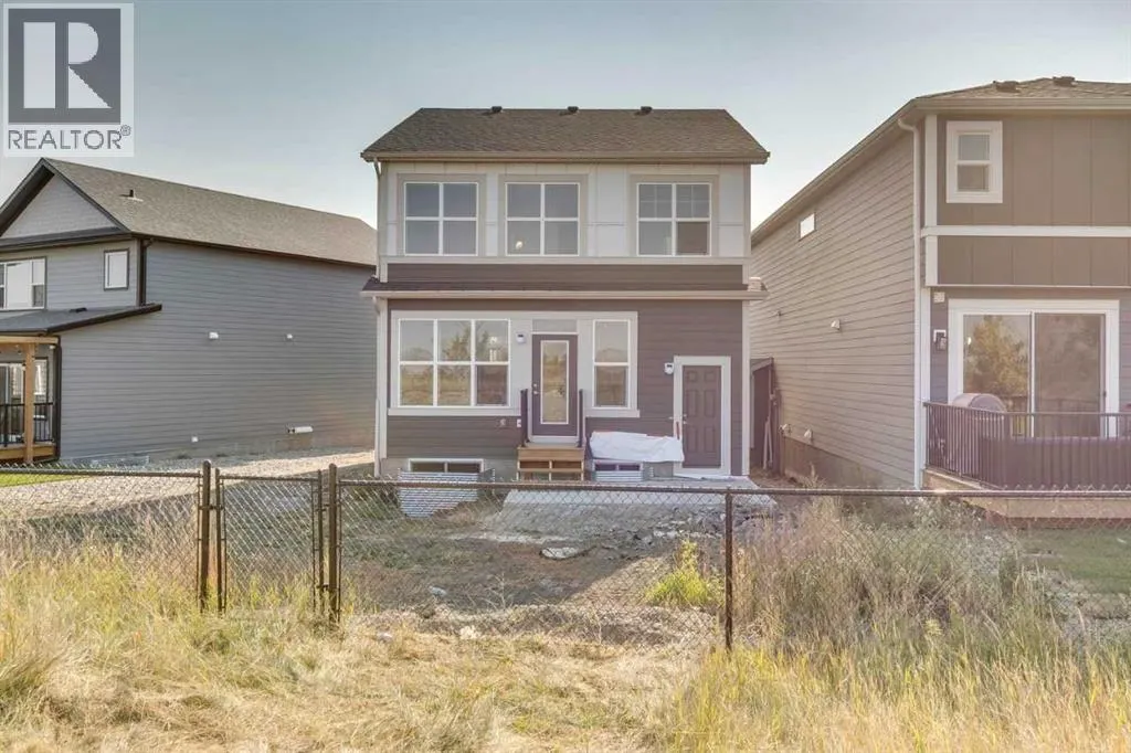 105 Legacy Reach Crescent SE