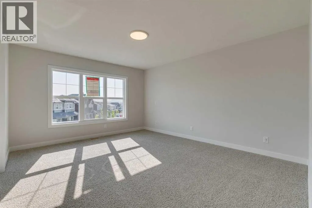 105 Legacy Reach Crescent SE