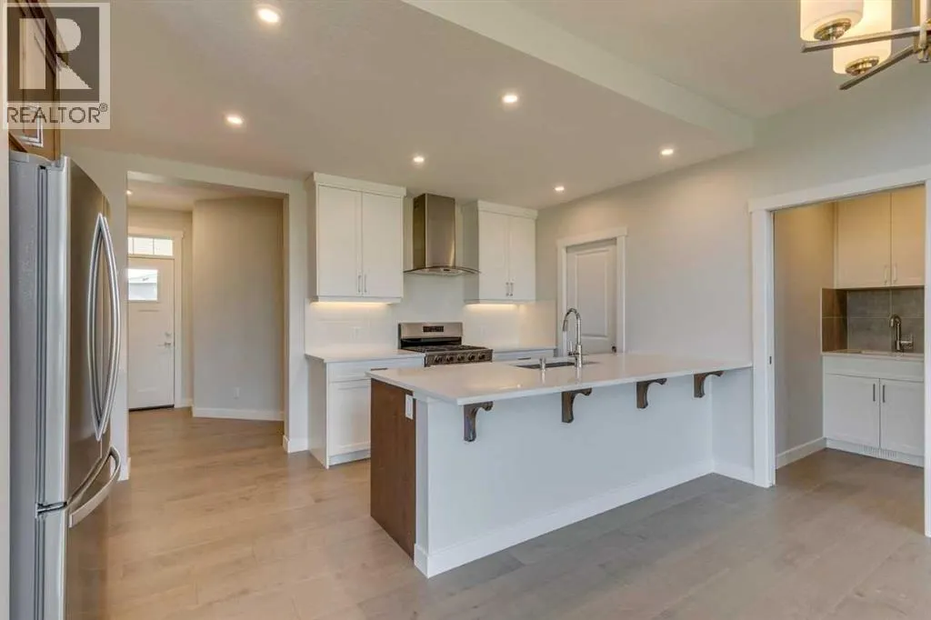 105 Legacy Reach Crescent SE