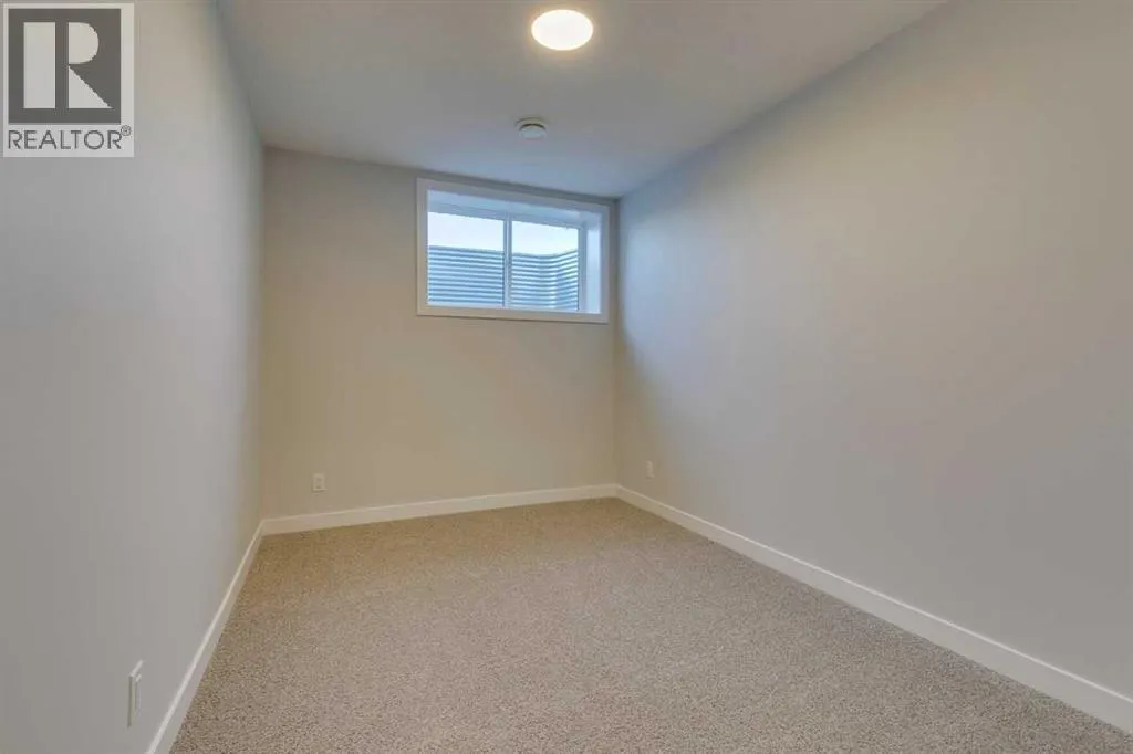105 Legacy Reach Crescent SE