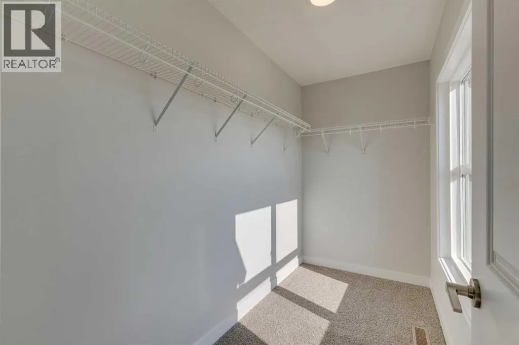 105 Legacy Reach Crescent SE