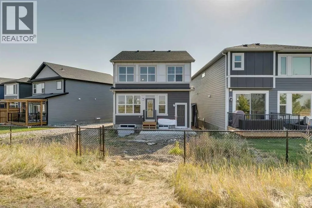 105 Legacy Reach Crescent SE
