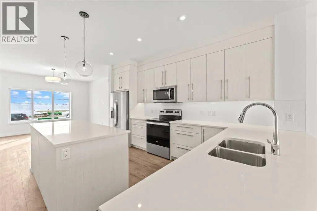 99 Raven Point SE