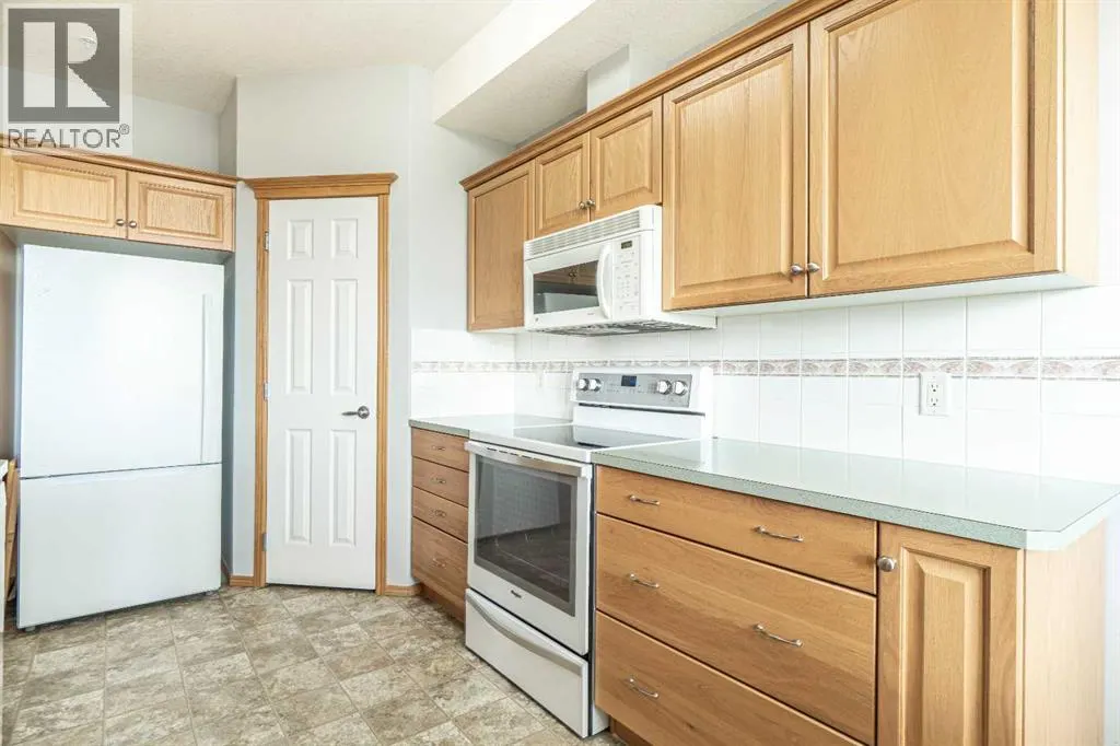 219, 15 Everstone Drive SW