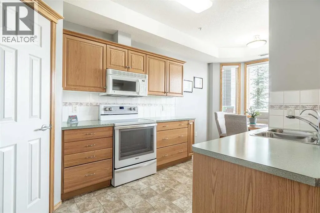 219, 15 Everstone Drive SW