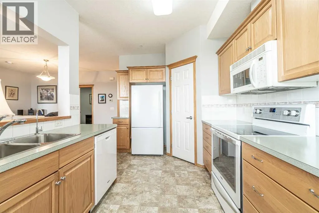 219, 15 Everstone Drive SW