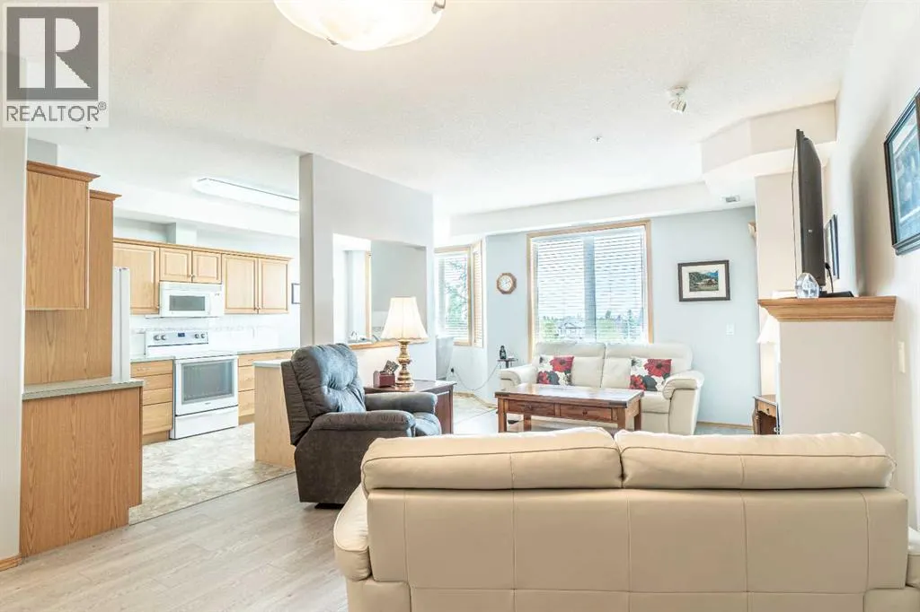 219, 15 Everstone Drive SW