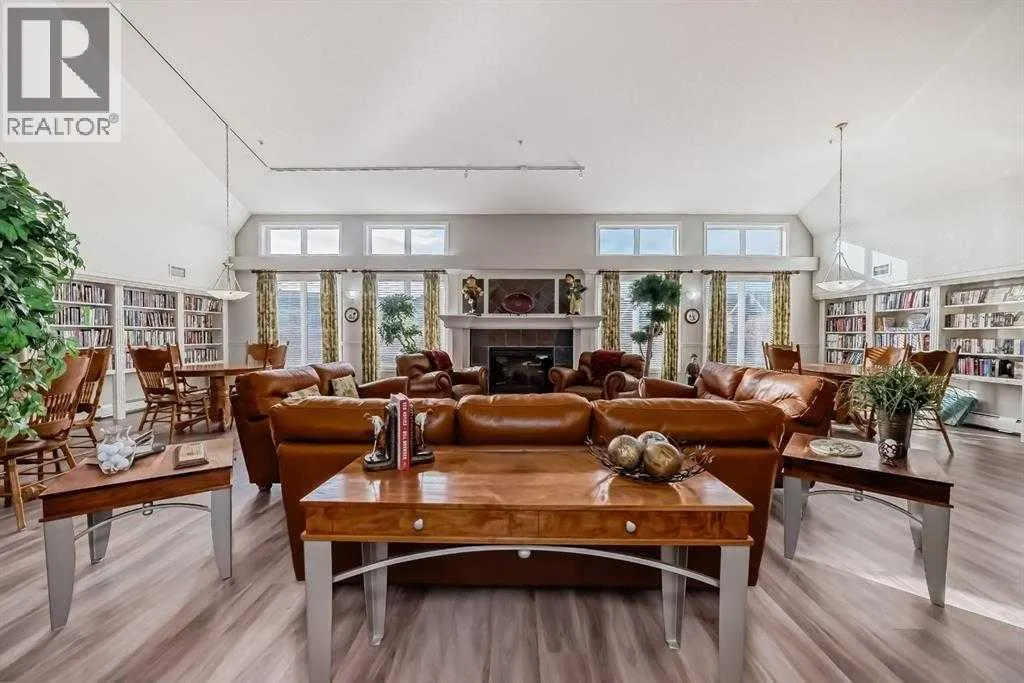 219, 15 Everstone Drive SW