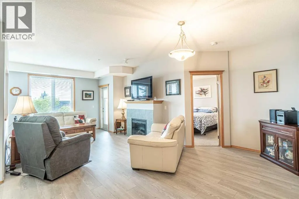 219, 15 Everstone Drive SW