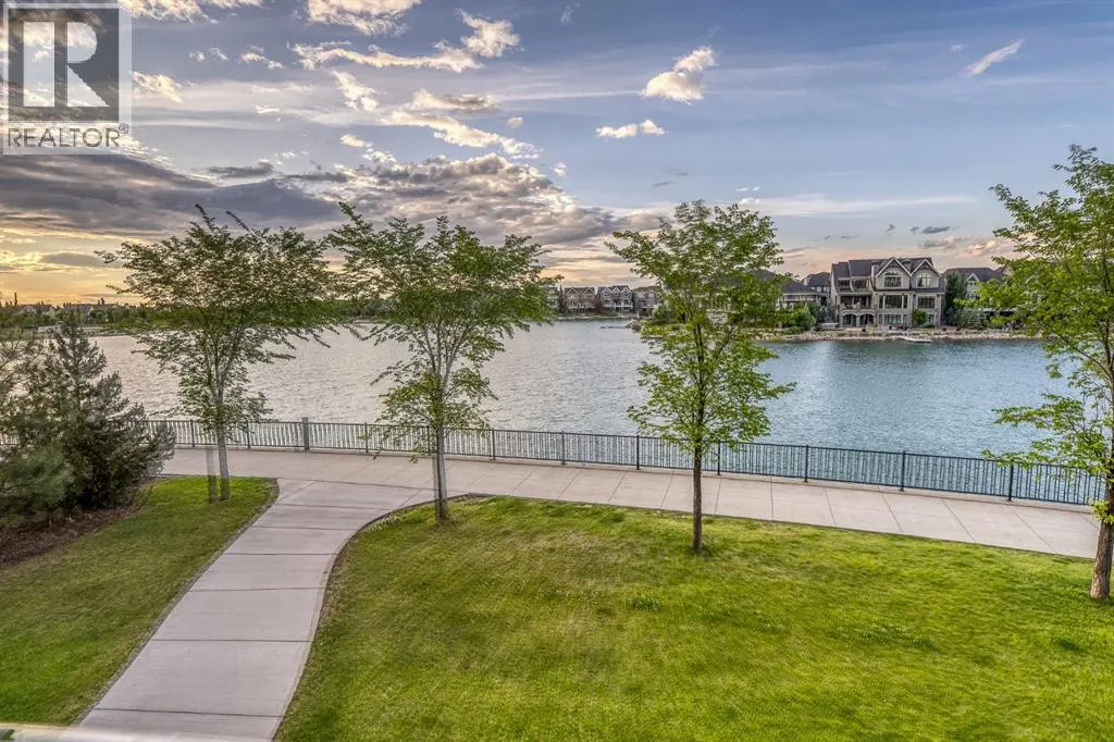 102, 29 Mahogany Circle SE