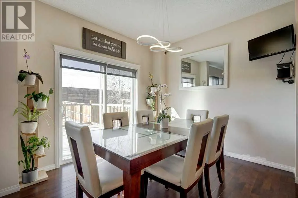 129 Walden Crescent SE
