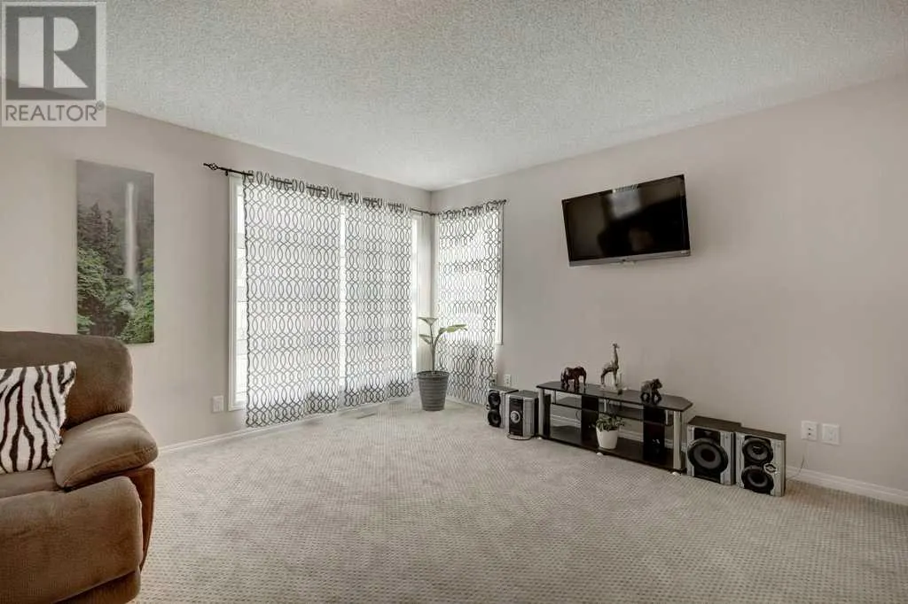 129 Walden Crescent SE