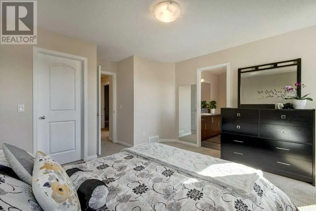 129 Walden Crescent SE