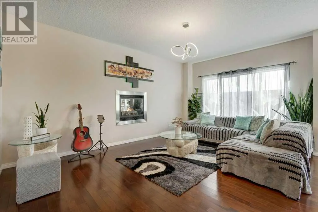129 Walden Crescent SE