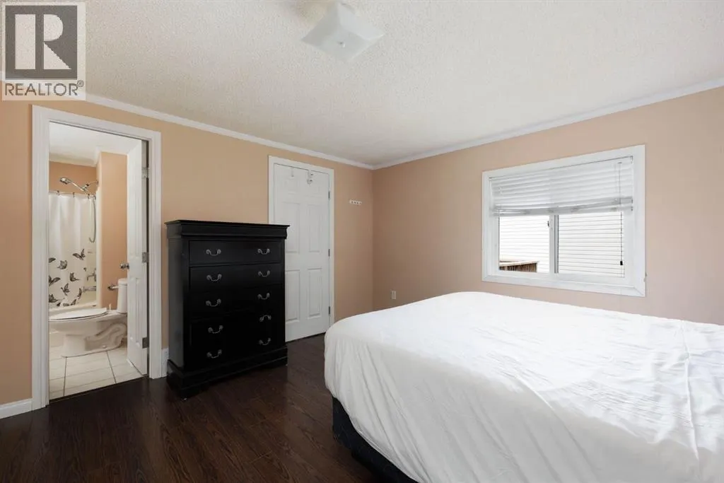293 Grenfell Crescent