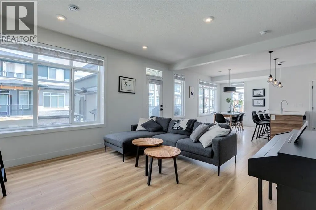 21, 230 Seton Passage SE