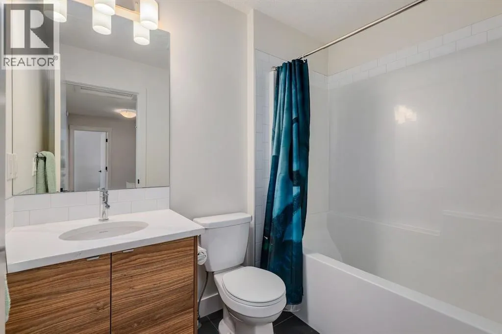 21, 230 Seton Passage SE