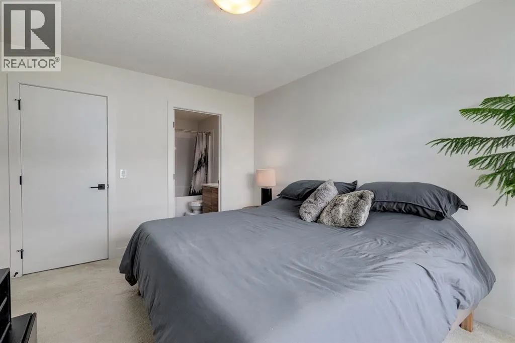 21, 230 Seton Passage SE