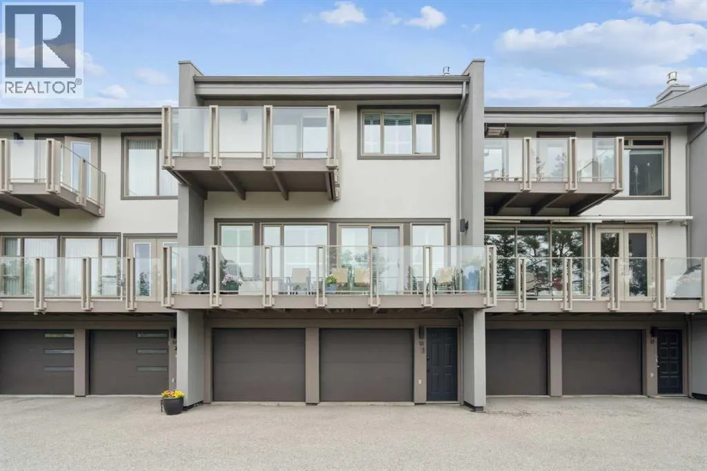 18, 3203 Rideau Place SW