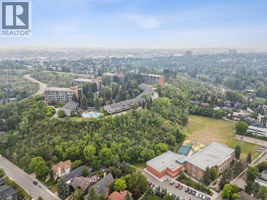 18, 3203 Rideau Place SW