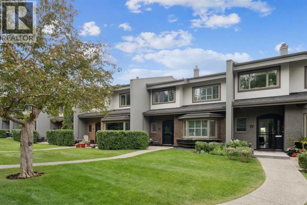 18, 3203 Rideau Place SW