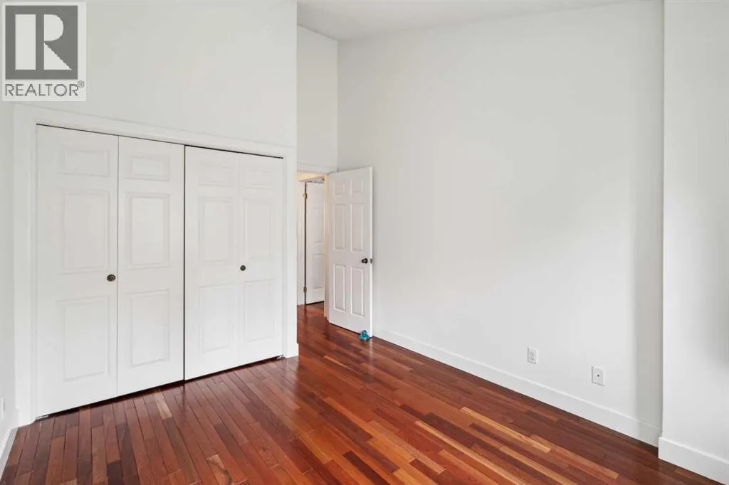 18, 3203 Rideau Place SW