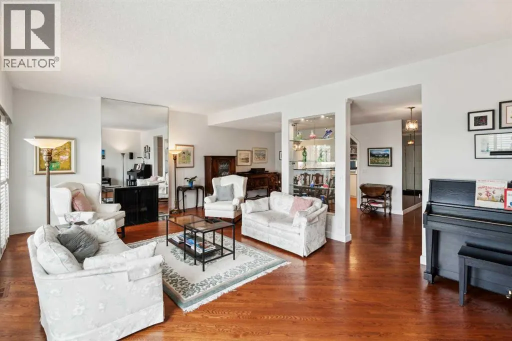 18, 3203 Rideau Place SW