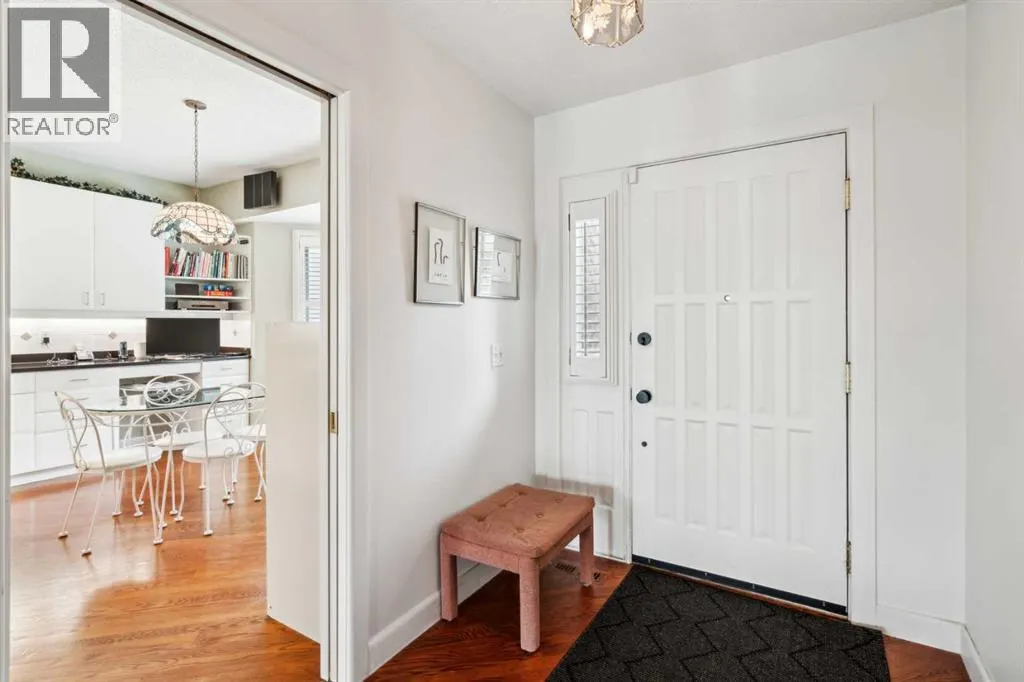 18, 3203 Rideau Place SW