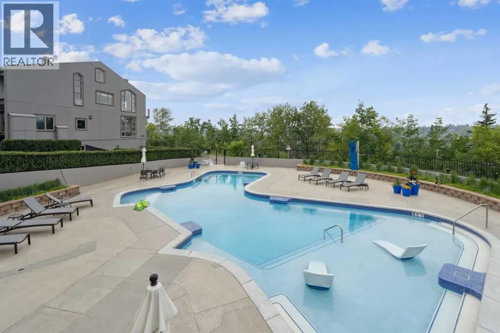 18, 3203 Rideau Place SW