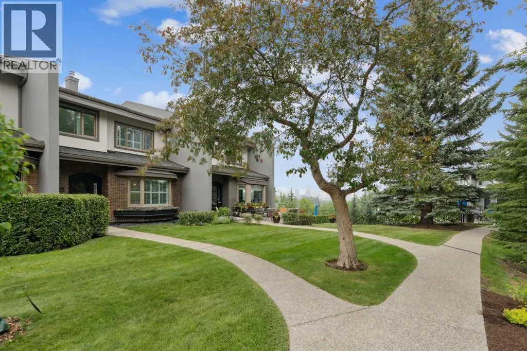 18, 3203 Rideau Place SW
