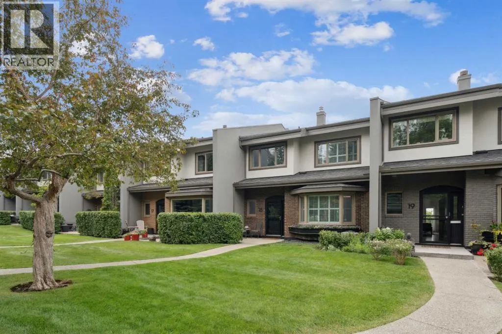 18, 3203 Rideau Place SW