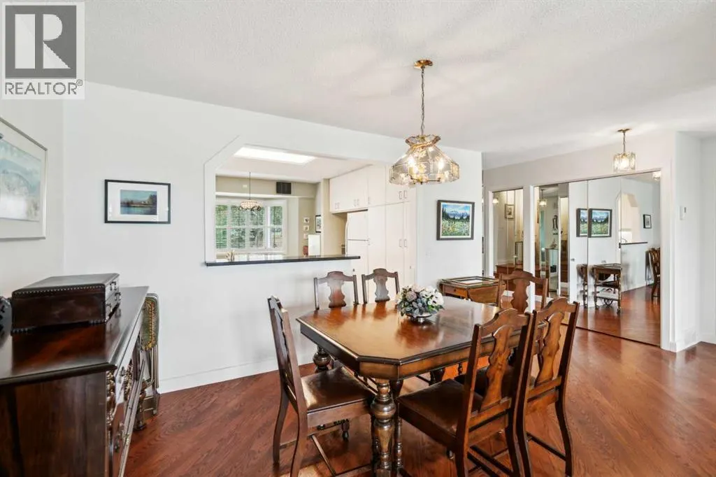 18, 3203 Rideau Place SW