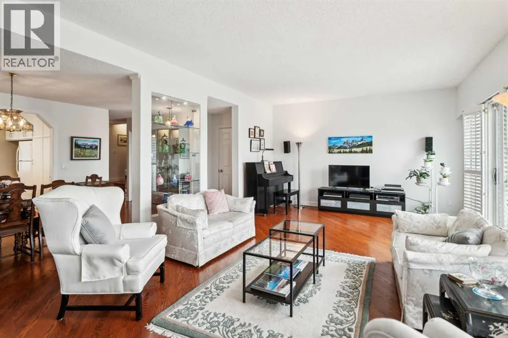 18, 3203 Rideau Place SW
