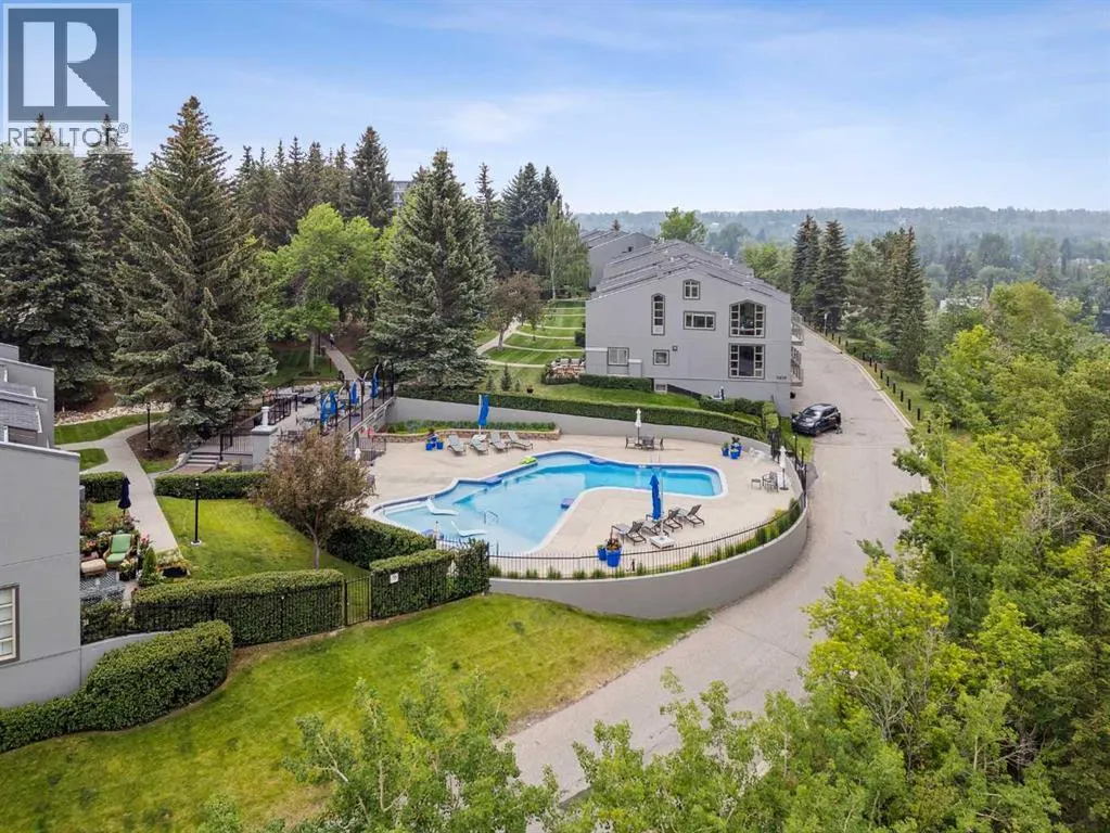 18, 3203 Rideau Place SW