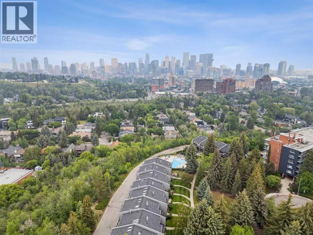18, 3203 Rideau Place SW