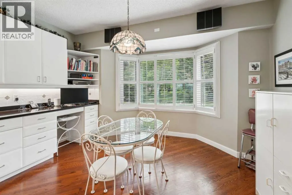 18, 3203 Rideau Place SW