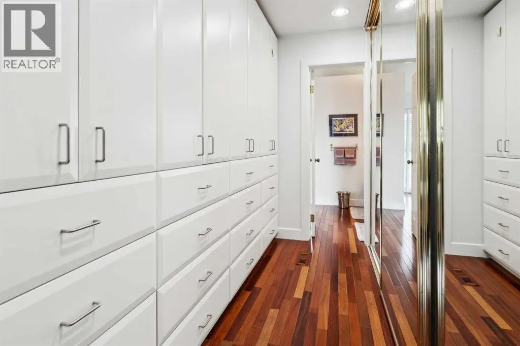 18, 3203 Rideau Place SW