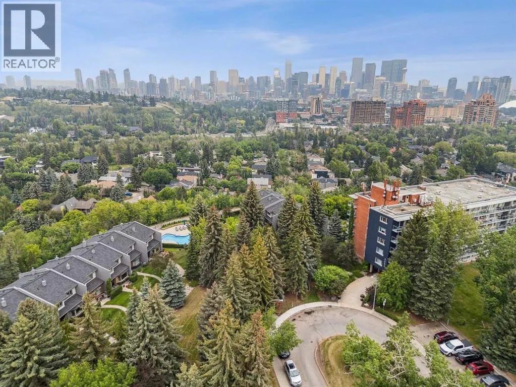 18, 3203 Rideau Place SW