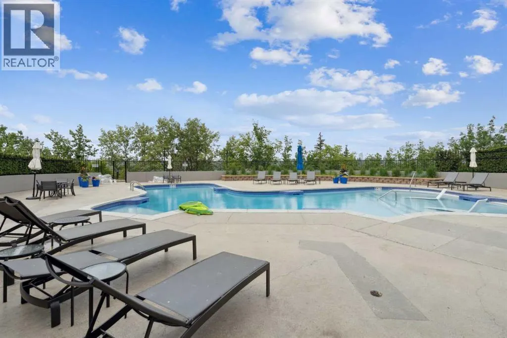 18, 3203 Rideau Place SW