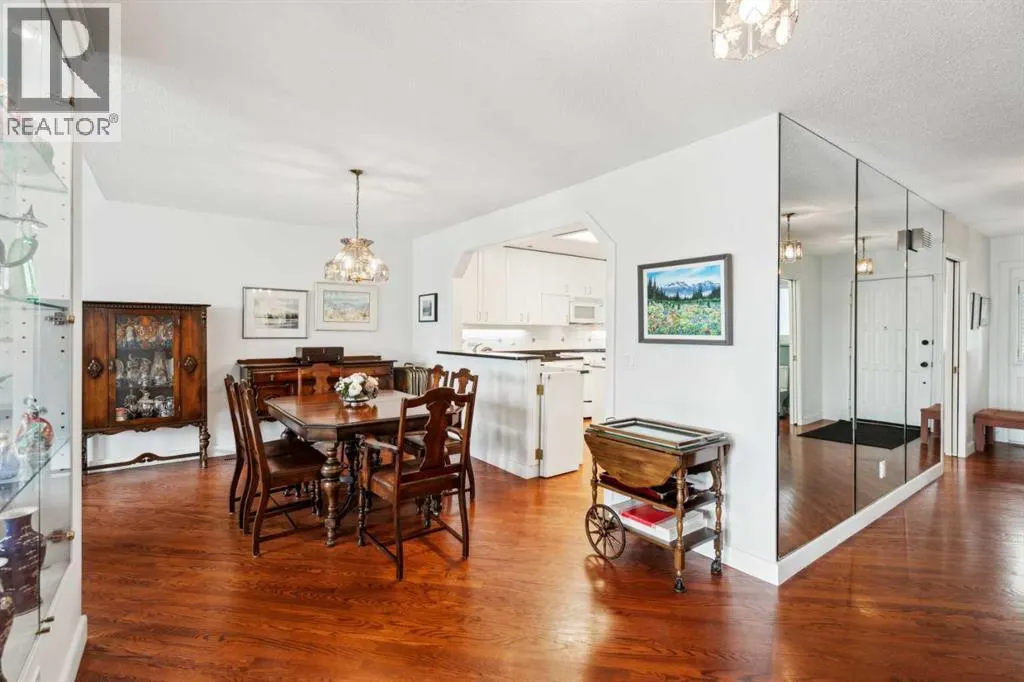 18, 3203 Rideau Place SW