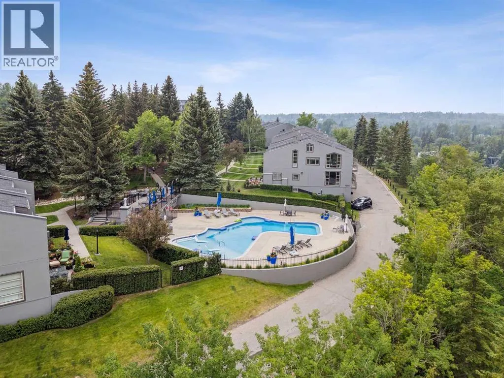 18, 3203 Rideau Place SW