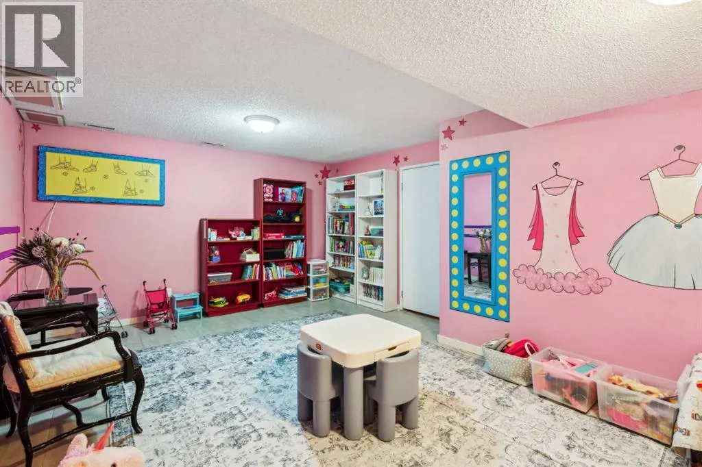 18, 3203 Rideau Place SW