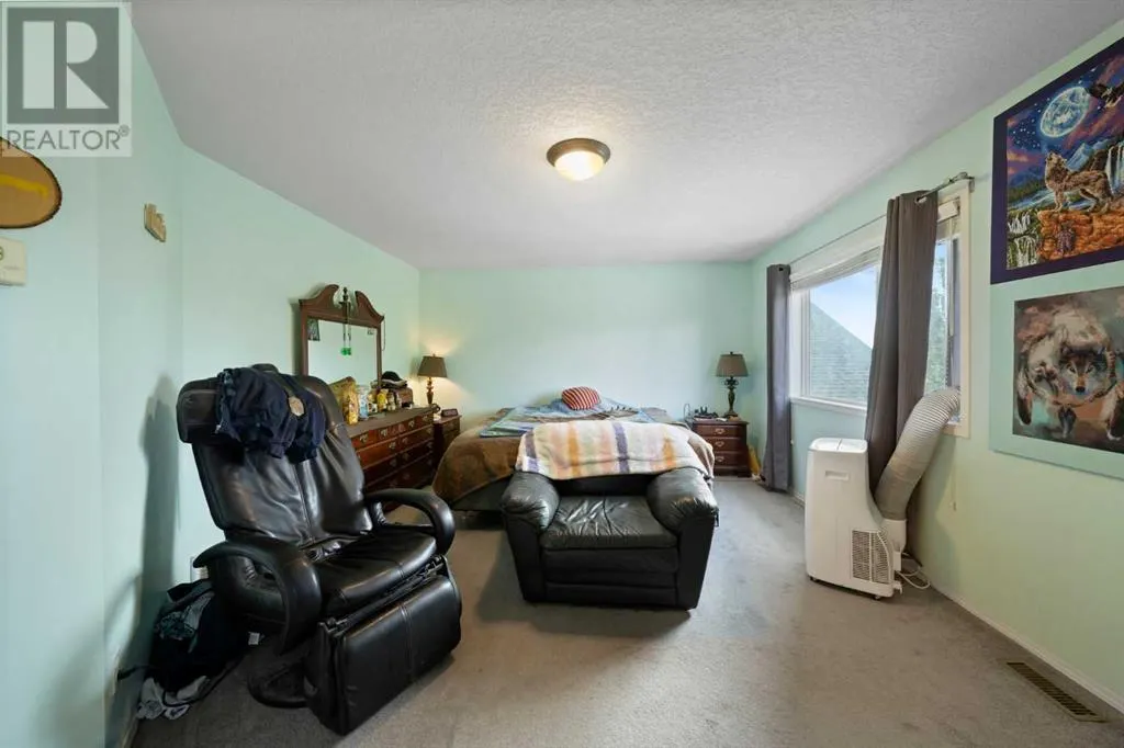 151 Cranwell Close SE