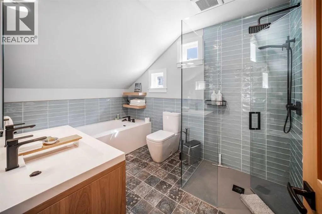 140 Rundle Crescent