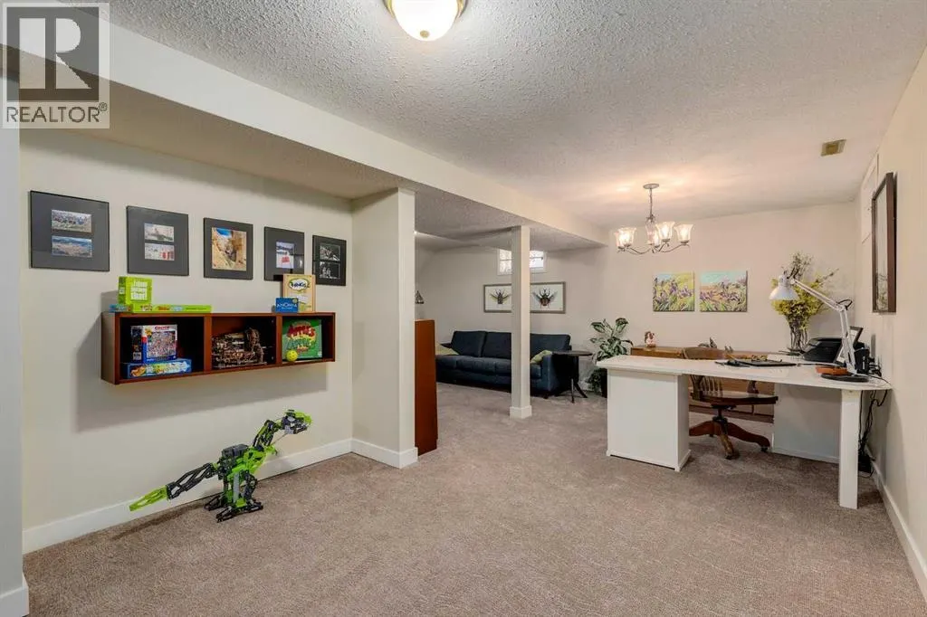 1052 Edgemont Road NW