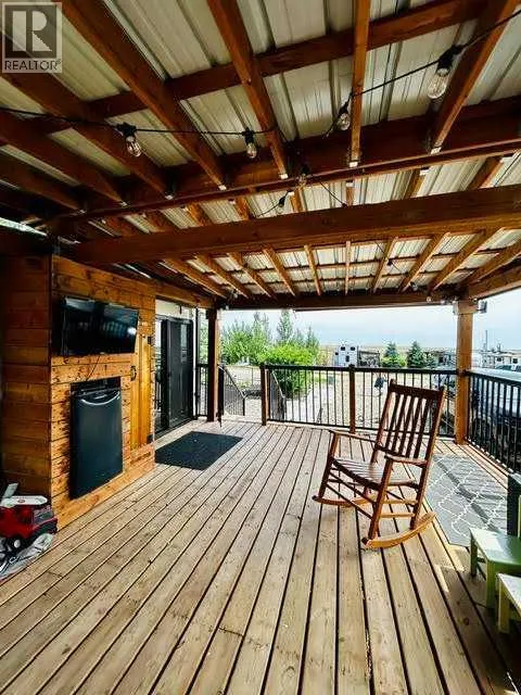 8 Travers Ridge Way