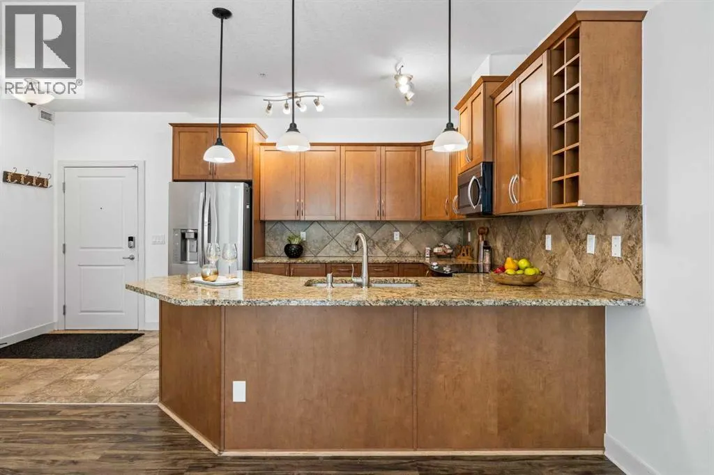 223, 35 Aspenmont Heights SW