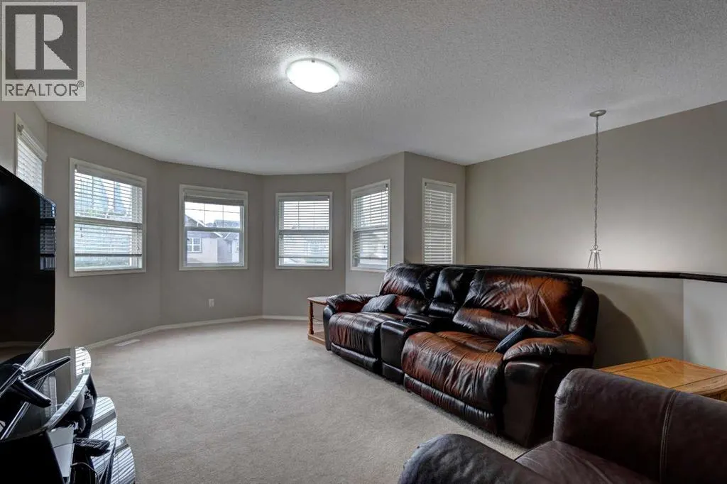 587 Everbrook Way SW