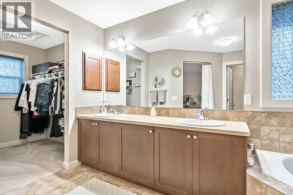 3 Westridge Way