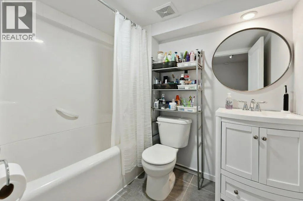 32 AUTUMN Court SE